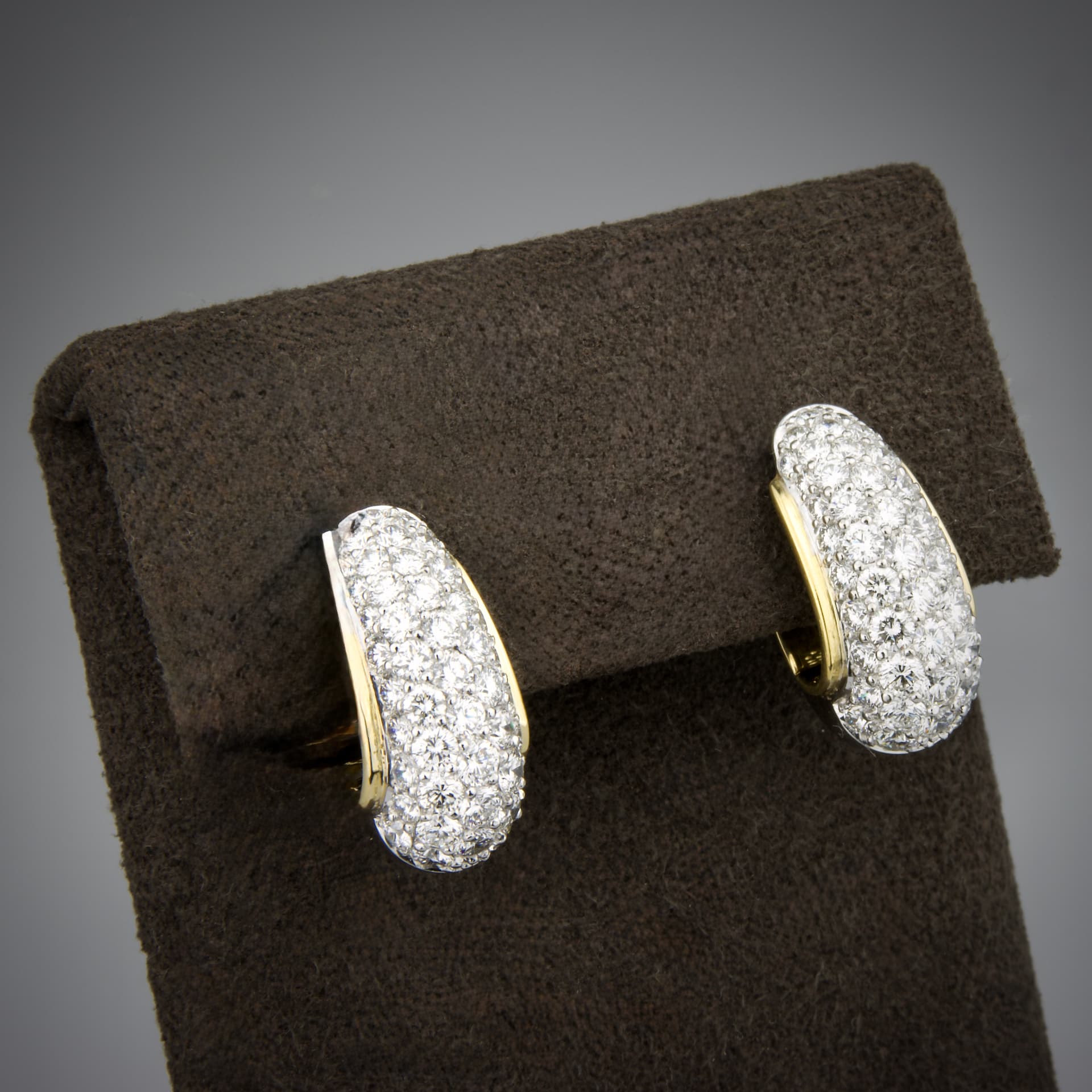 Handgemaakte oorbellen van Nolf Jewel Creations